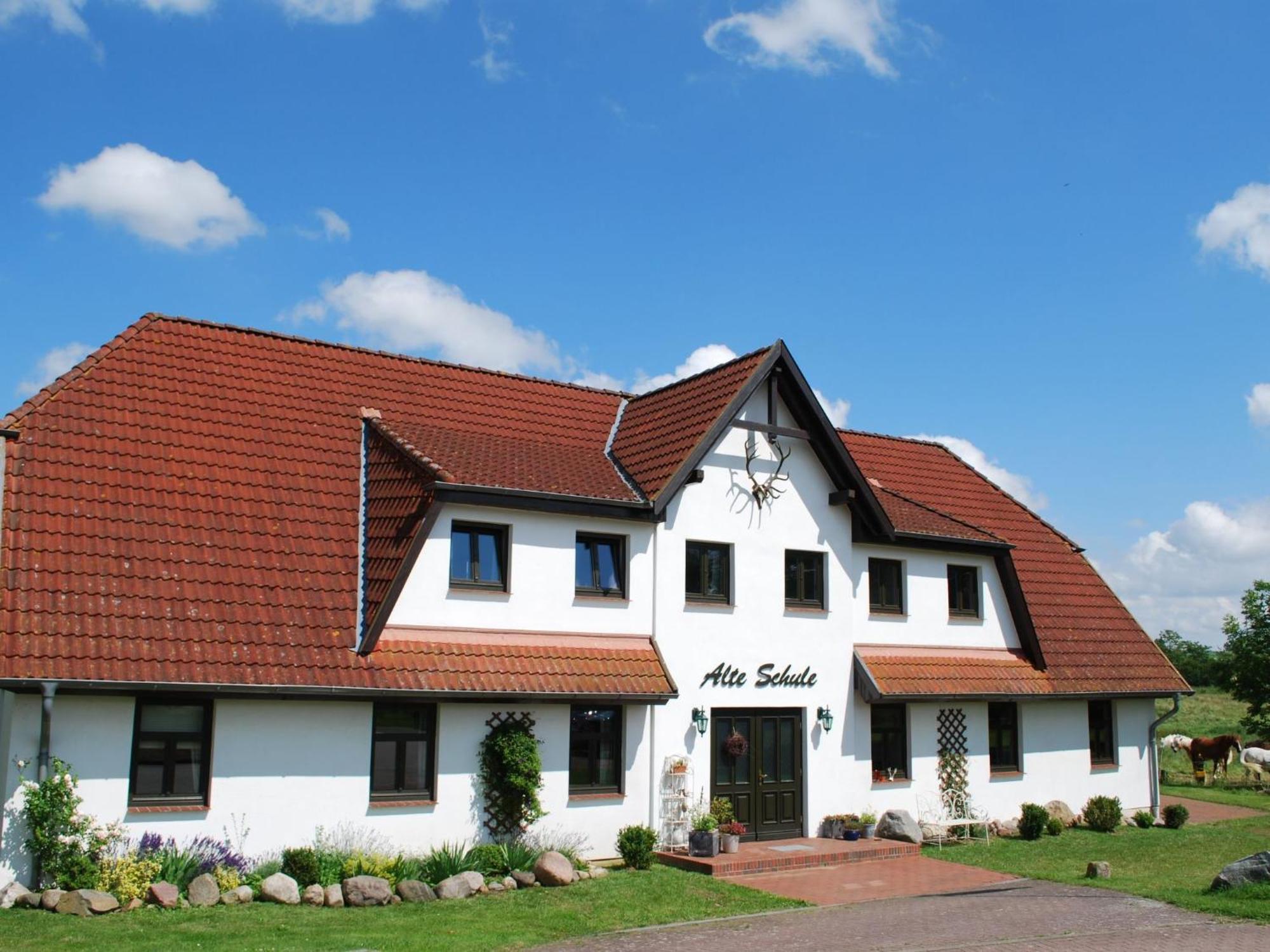 Apartment Gästehaus Alte Schule-5 Dargun Exterior foto